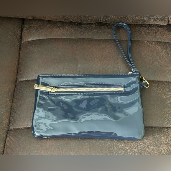 Liz Claiborne phone charging wallet. NWOT - Picture 2 of 5